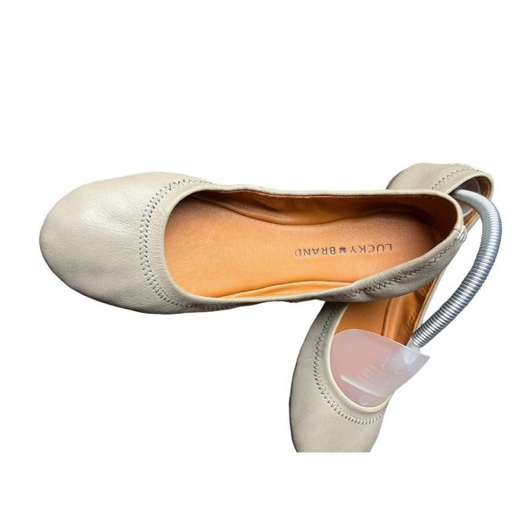 Lucky Brand‎ Emmie Ballet Leather Flat Slip On Light Gray Shoes Women's Size 7 - Picture 7 of 7